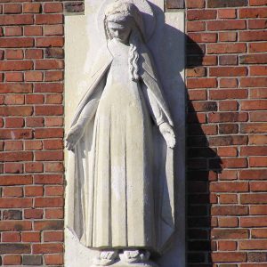 79. Mariabeeld aan gevel "de Balkon" aan de Hooidijk te Vasse