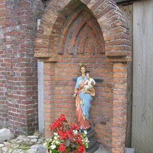 68. Mariabeeld of kerkhof aan de Oude Kerkweg in Zenderen